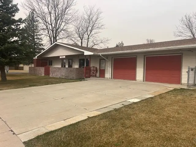 721 W 33RD Street, Scottsbluff, NE 69361 - #1