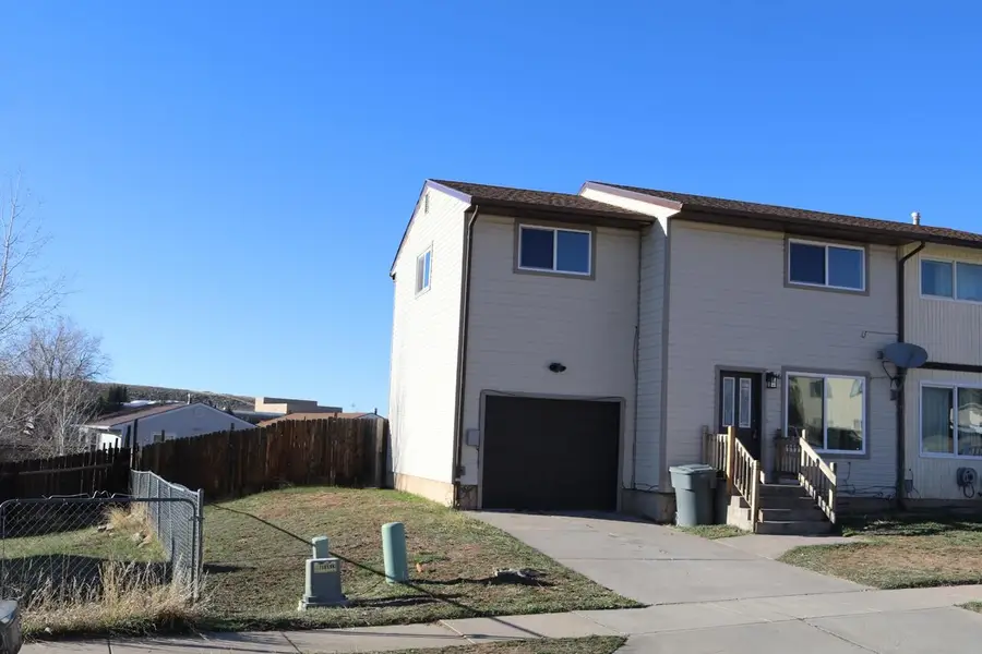 156 Simpson Avenue, Evanston, WY 82930 - #2
