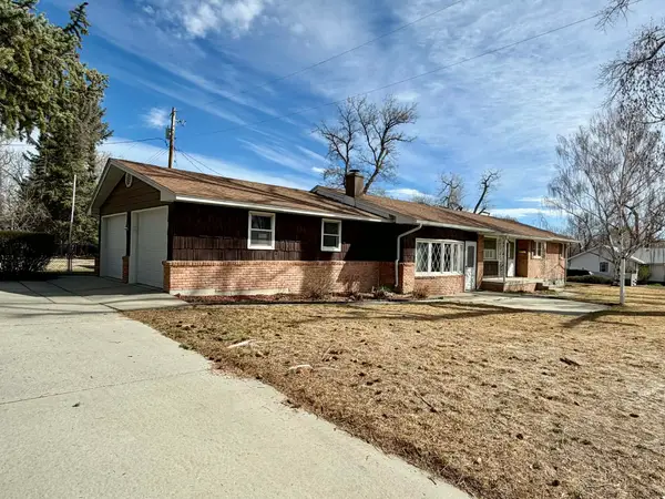 204 W Sunset Dr, Riverton, WY 82501