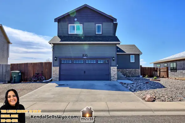 835 Flicker St, Douglas, WY 82633