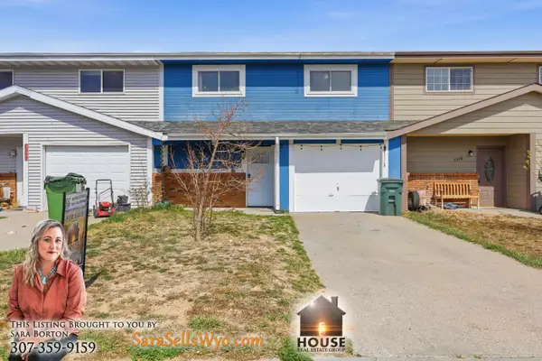 1384 Sweetwater St, Douglas, WY 82633