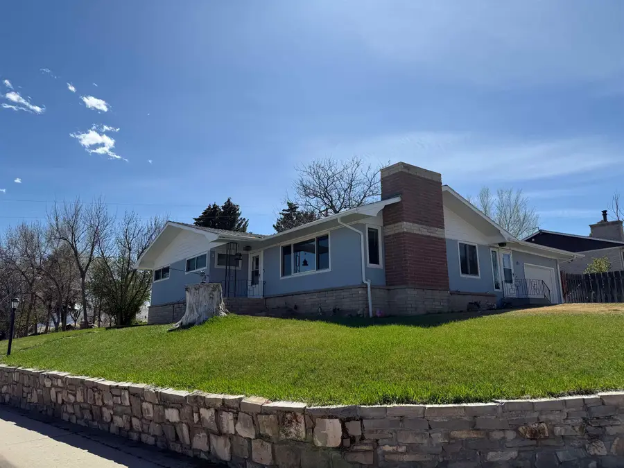 101 Sunset Avenue, Thermopolis, WY 82443 - #2