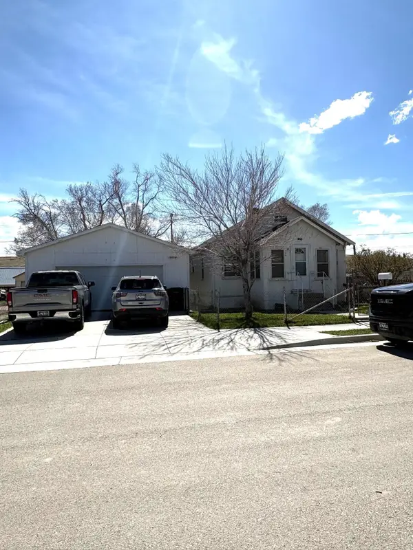 546 W State ST, Rawlins, WY 82301