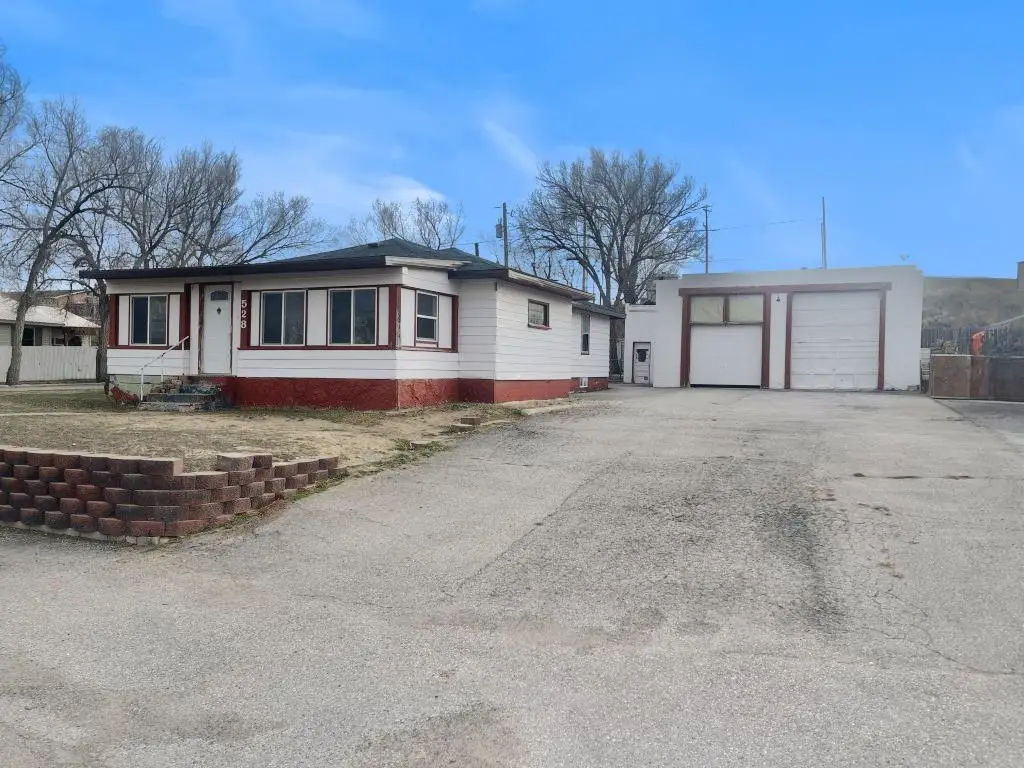 528 W Miller Street, Rawlins, WY 82301 - #1