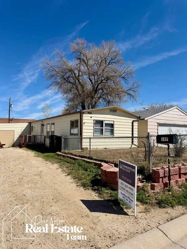 147 S 4th Avenue, Mills, WY 82644