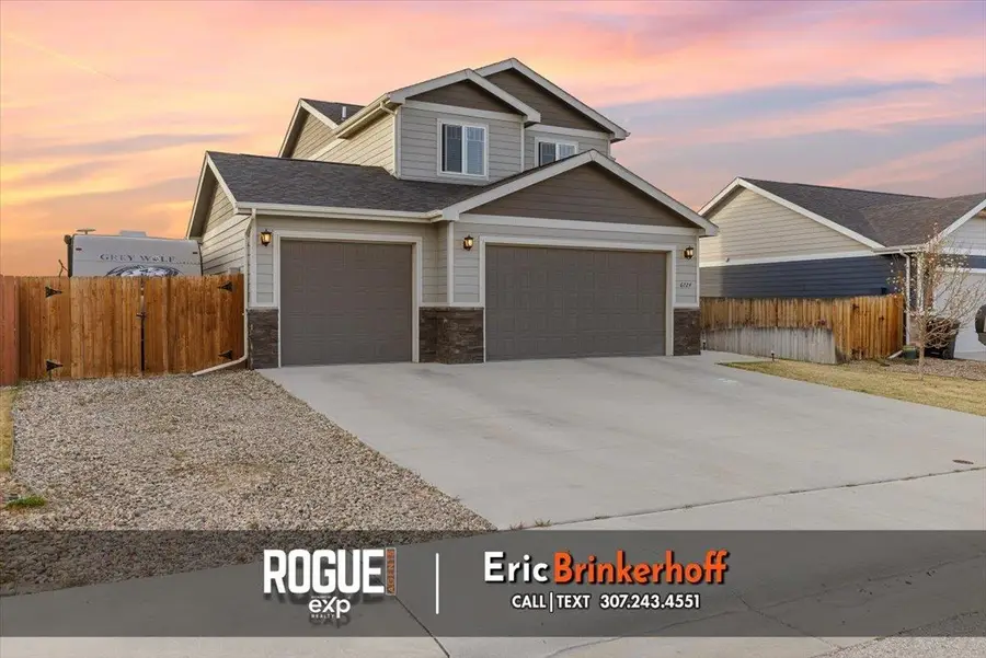 6724 Rogue River Rd, Casper, WY 82604 - #2