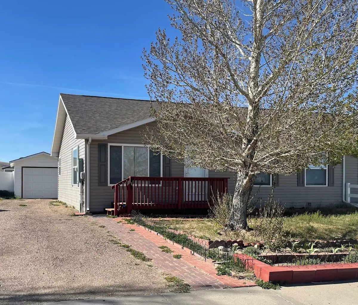 919 Locust St, Rawlins, WY 82301-6610 - #1