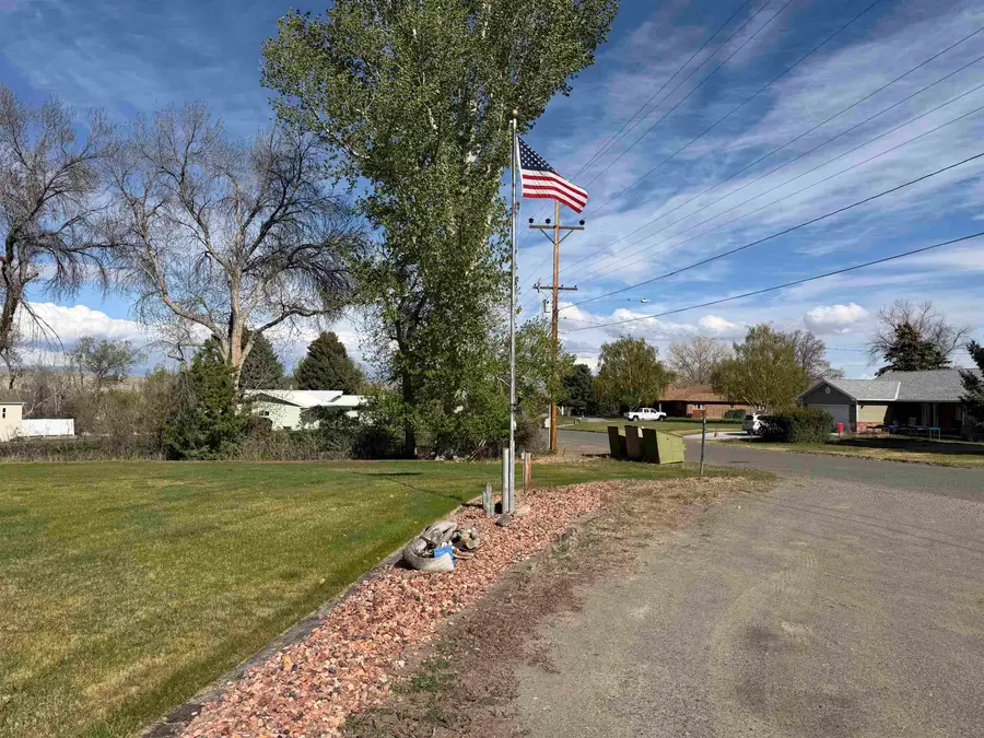 809 Bighorn Avenue, Basin, WY 82410 - #2