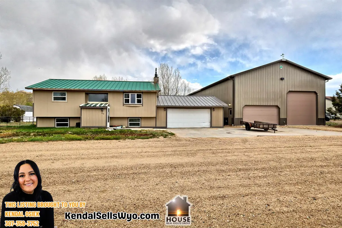40 Lakeview Dr, Douglas, WY 82633 - #1