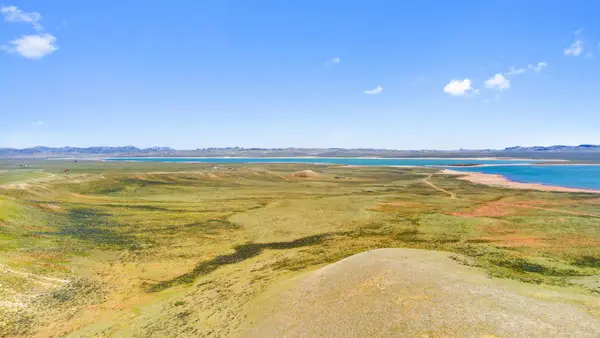 384 Sunshine Dr, Rock River, WY 82058