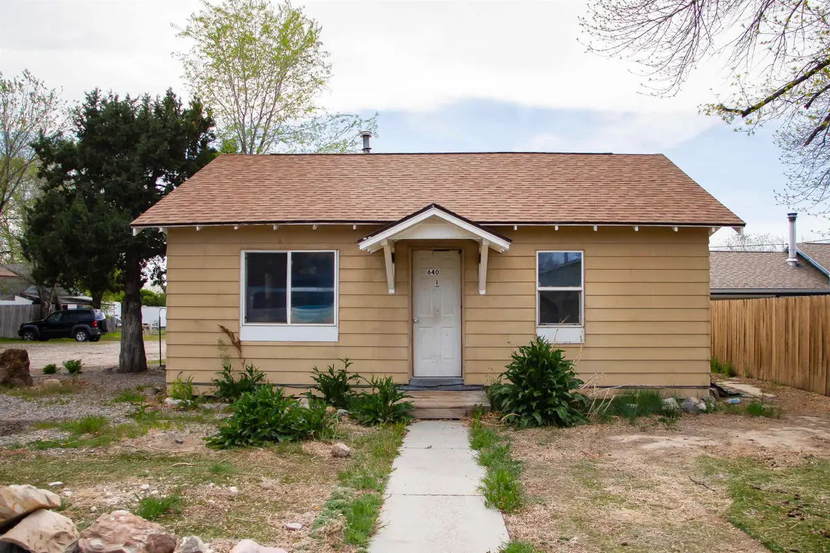 640/642 S 6th St, Worland, WY 82401 - #1