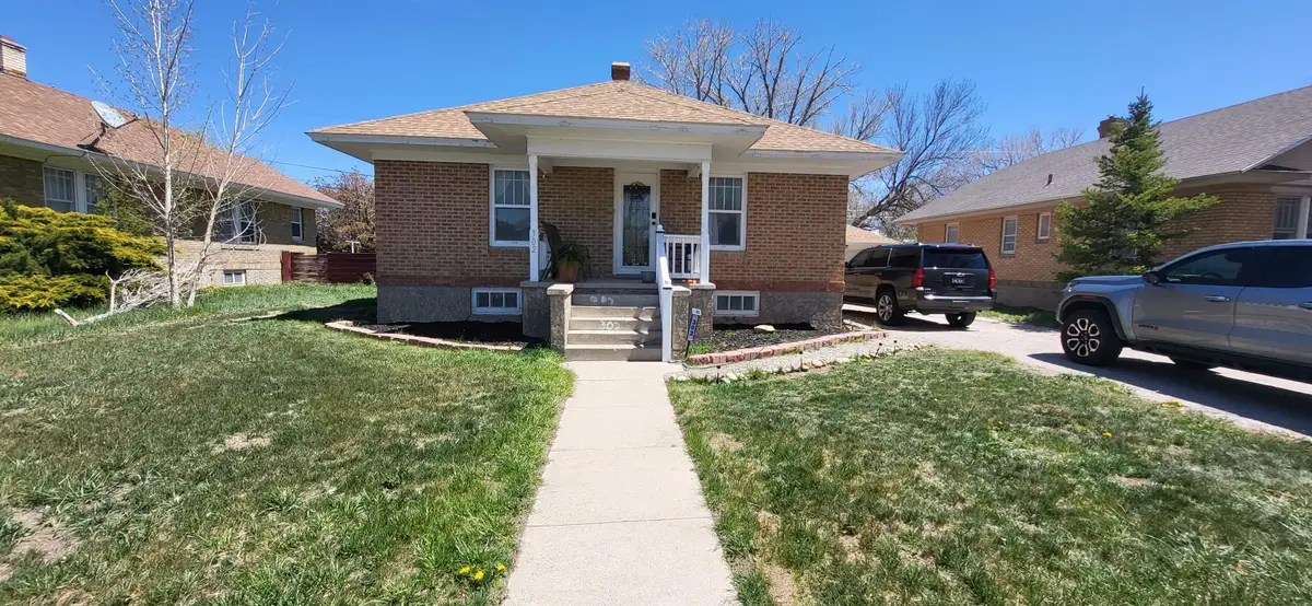 302 N 8th St, Sinclair, WY 82334 - #1