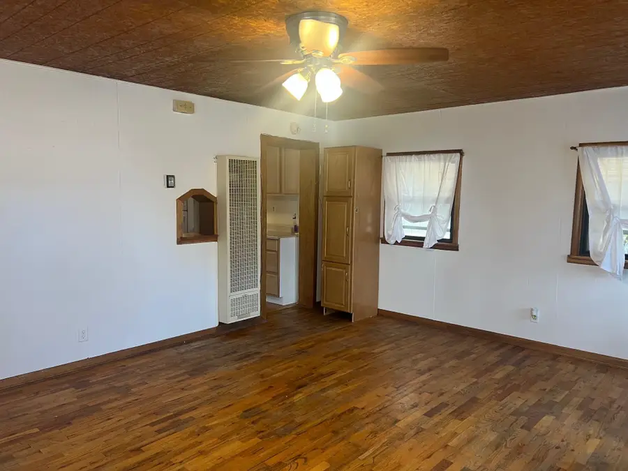 506 W State St, Rawlins, WY 82301 - #2