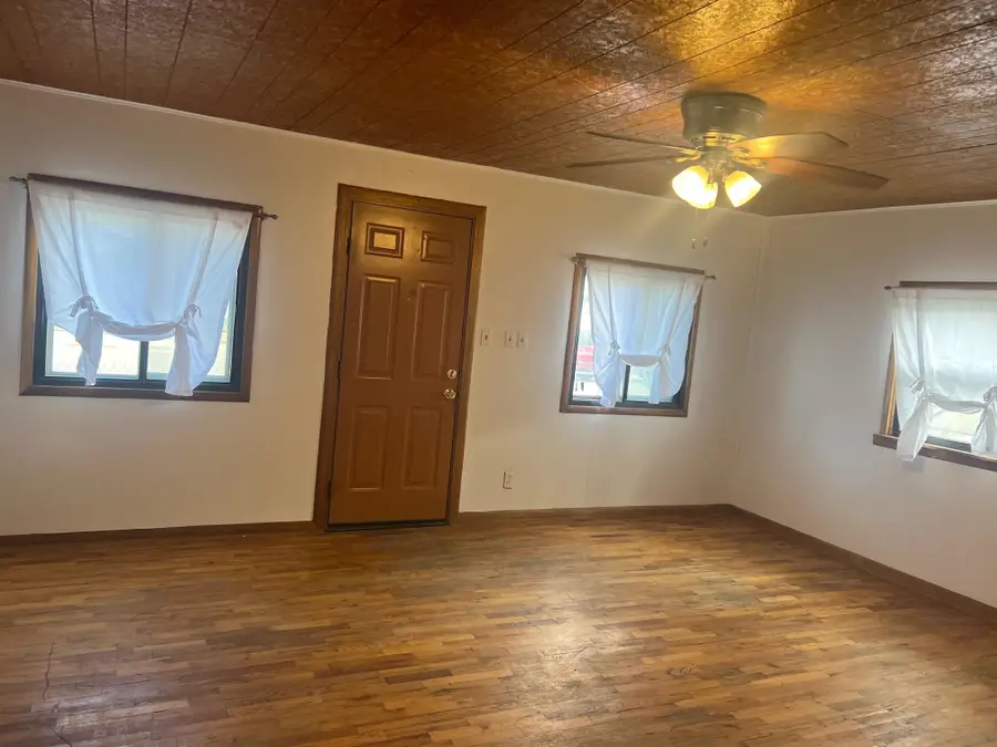 506 W State St, Rawlins, WY 82301 - #3