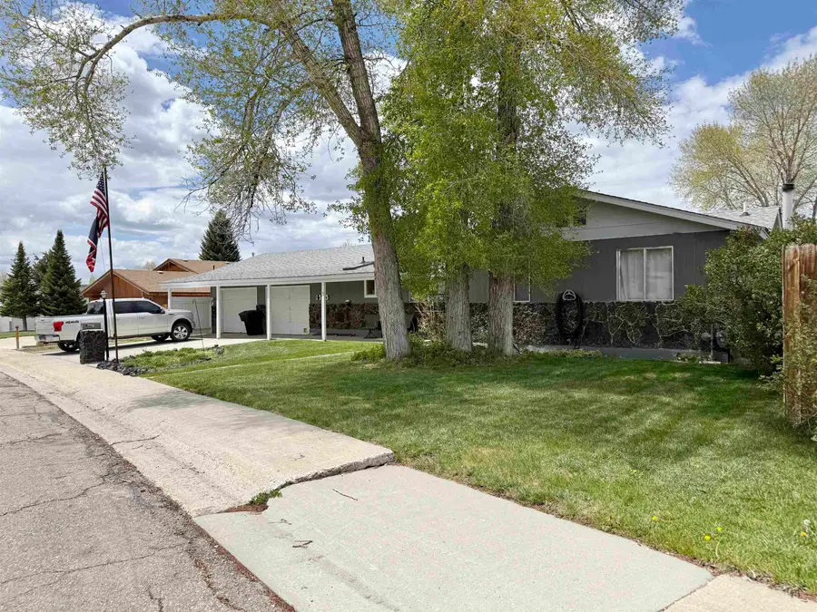 1333 Uinta Dr, Kemmerer, WY 83101 - #2