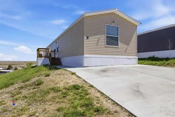 4901 E Lathrop Rd #24, Evansville, WY 82636