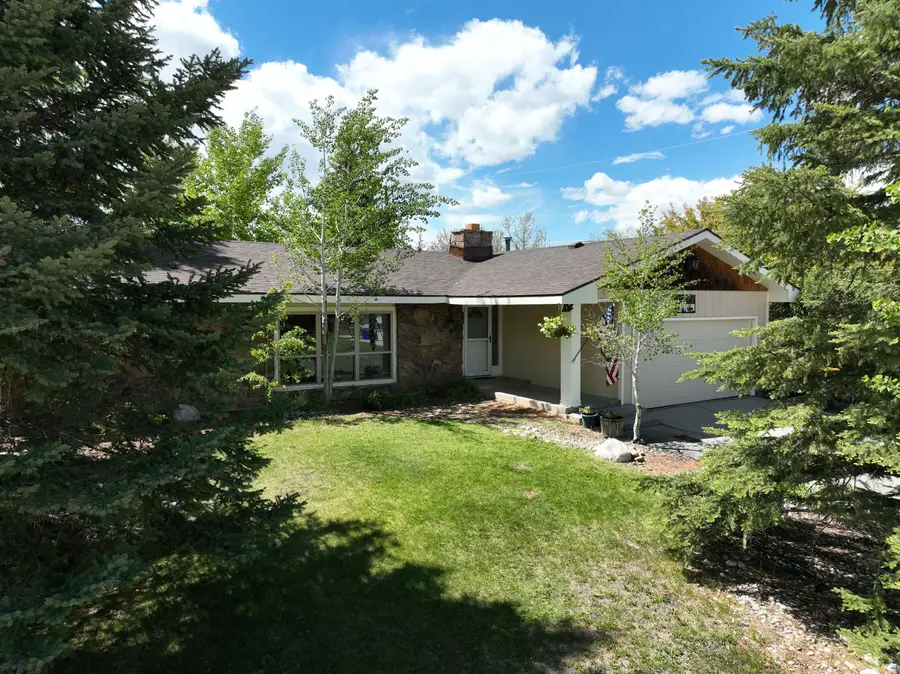 1285 Goodrich Dr, Lander, WY 82520 - #2