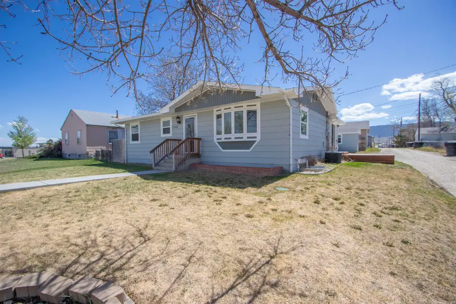 1241 E 18th Street, Casper, WY 82601 - #2
