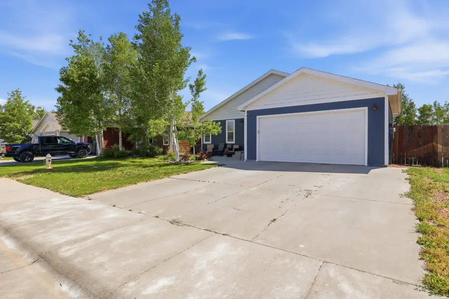 647 Bozeman Trail, Evansville, WY 82636 - #2