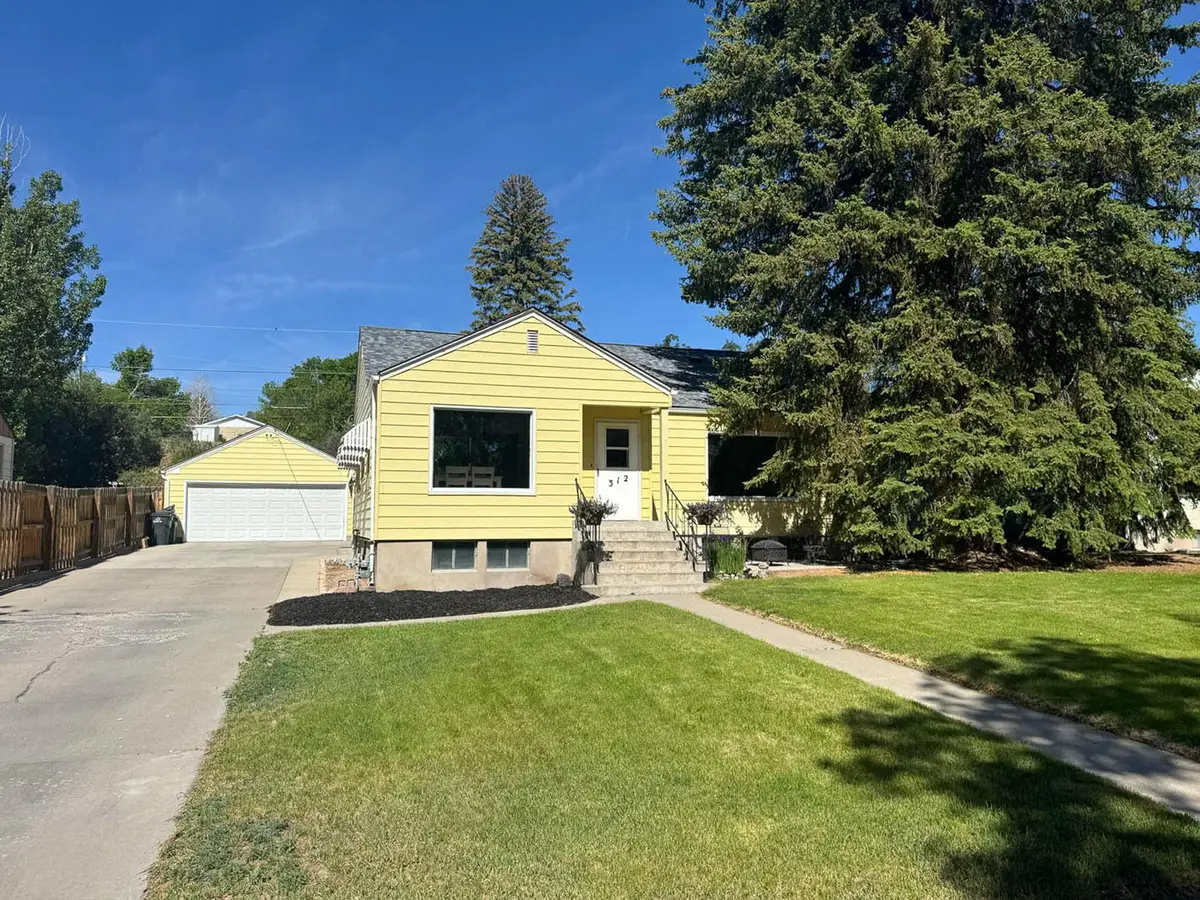 312 N 2nd St W, Riverton, WY 82501 - #1