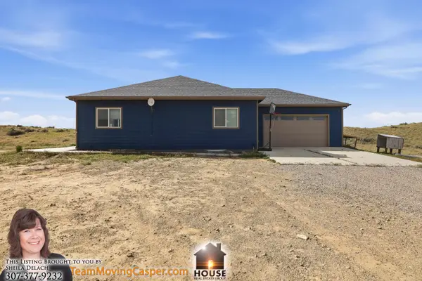 10806 E South Park Avenue, Evansville, WY 82636