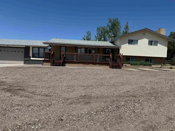 810 E 30th Avenue, Torrington, WY 82240
