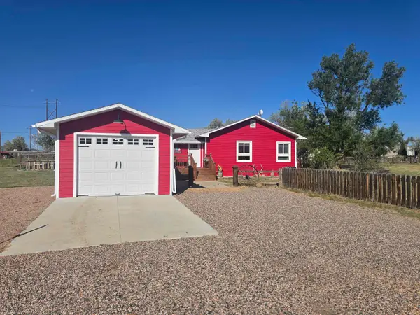 7 Miller Road, Glenrock, WY 82637