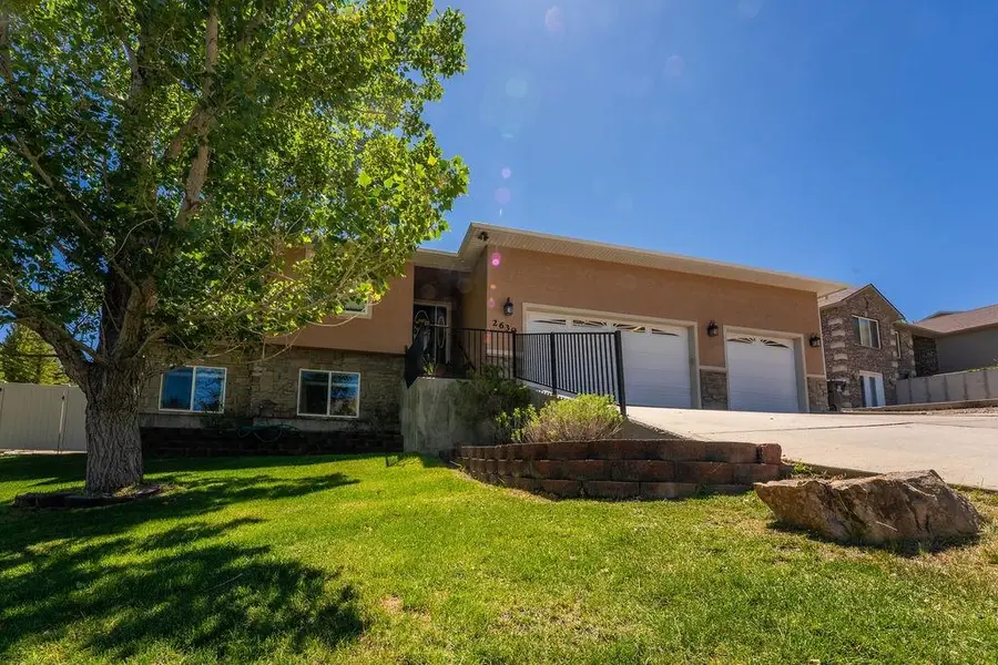2630 Colorado Dr, Green River, WY 82935 - #2