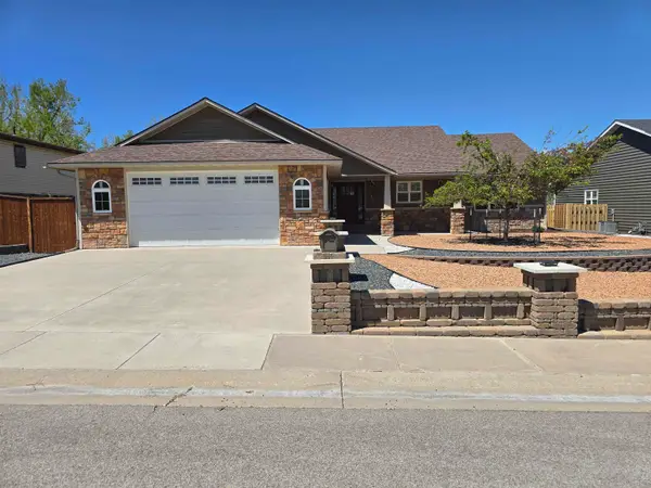 737 W Kendrick Street, Rawlins, WY 82301
