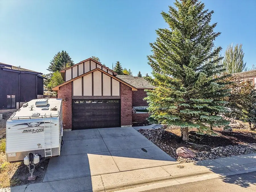 2064 Skyview St., Rock Springs, WY 82901 - #3