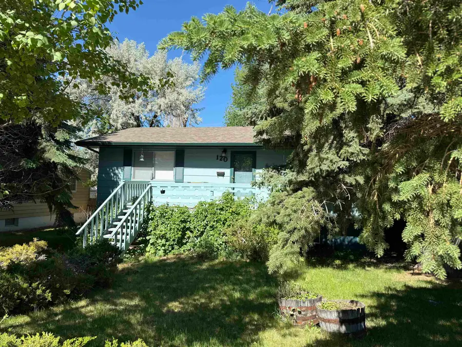 120 S 12th Street, Thermopolis, WY 82443 - #2