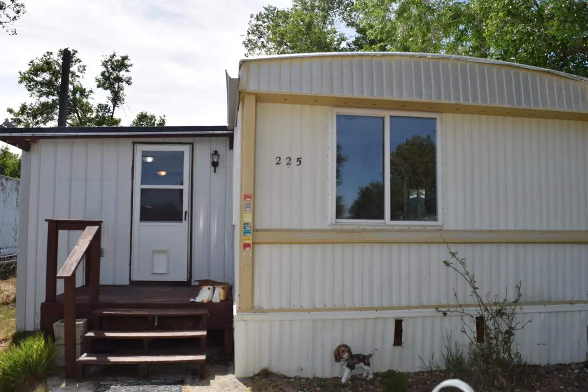 225 N 5th, Glenrock, WY 82637 - #1