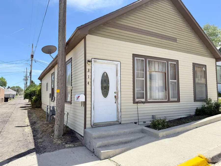 314 Topaz St, Kemmerer, WY 83101 - #3