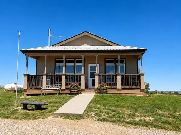 70 County Road 307, Saratoga, WY 82301