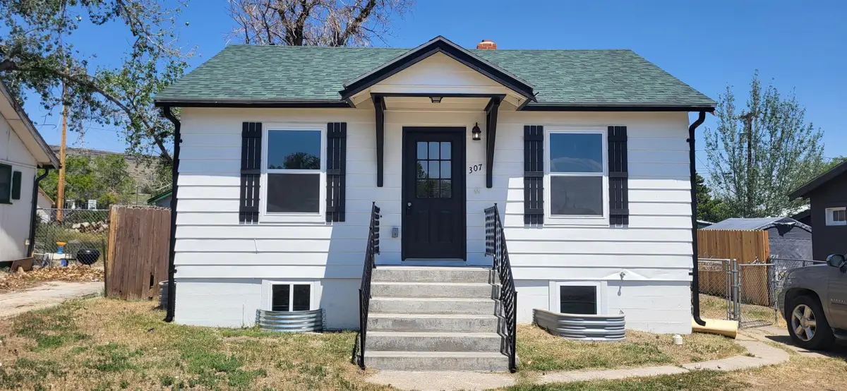 307 E Walnut St, Rawlins, WY 82301 - #1
