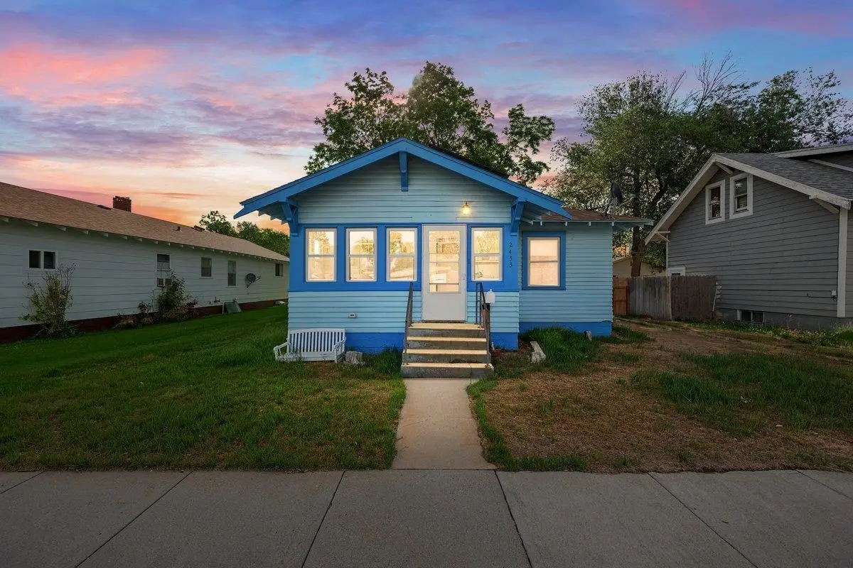 2433 W B Street, Torrington, WY 82240 - #1