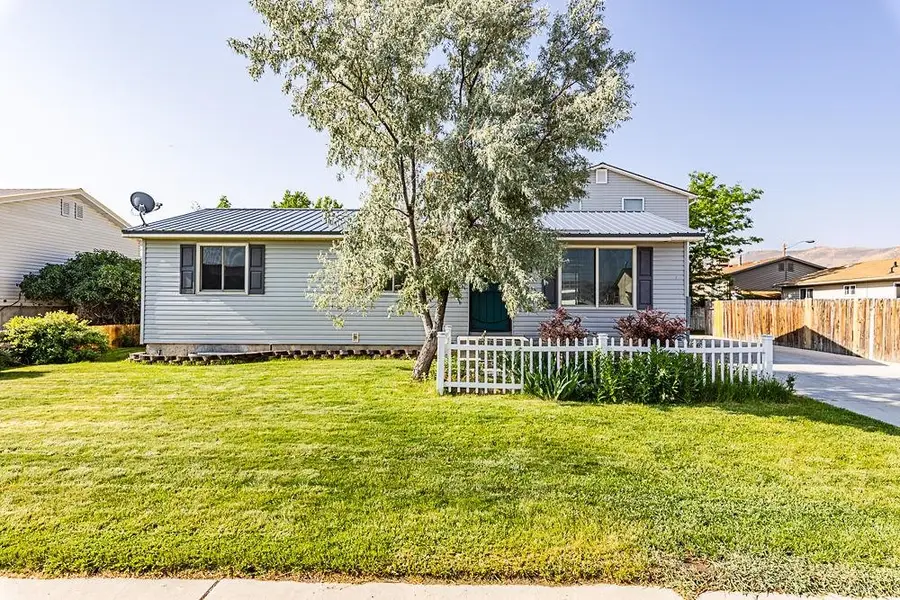 1410 N Riverbend Drive, Green River, WY 82935 - #2