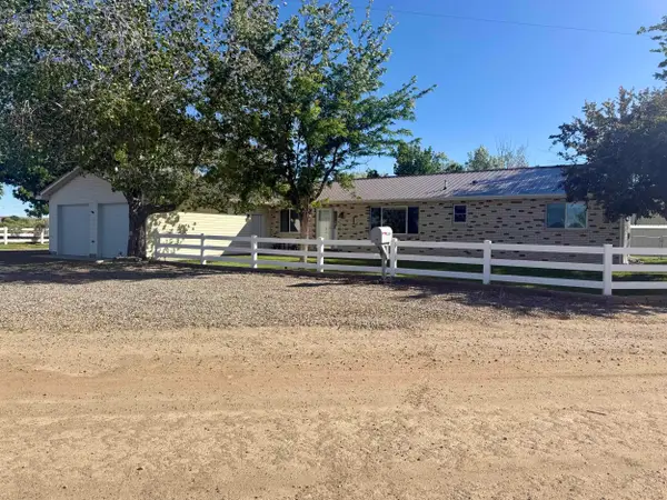 1100 Lane 15, Worland, WY 82401