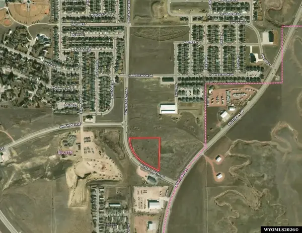 4255 S Butler Spaeth Road, Gillette, WY 82718