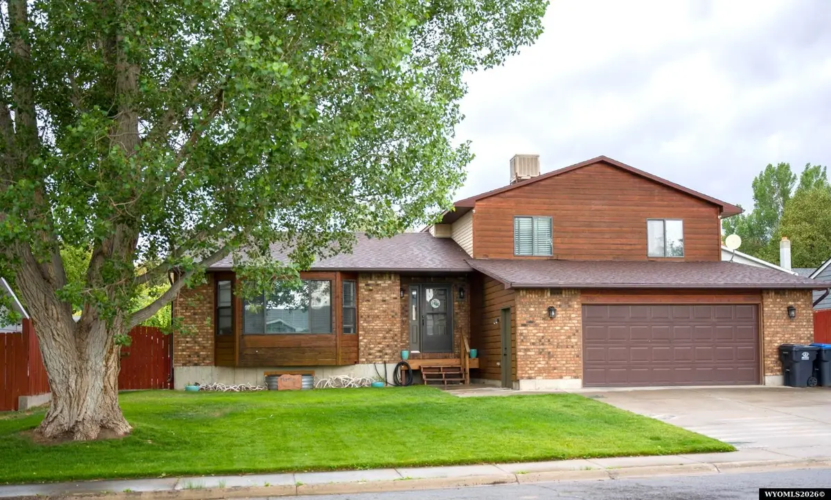 800 Saratoga Drive, Green River, WY 82935 - #1