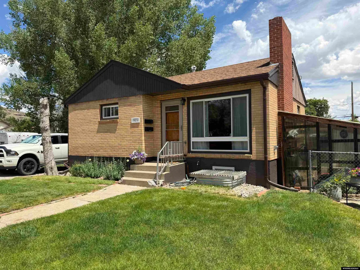 915 8th Street, Rawlins, WY 82301 - #1