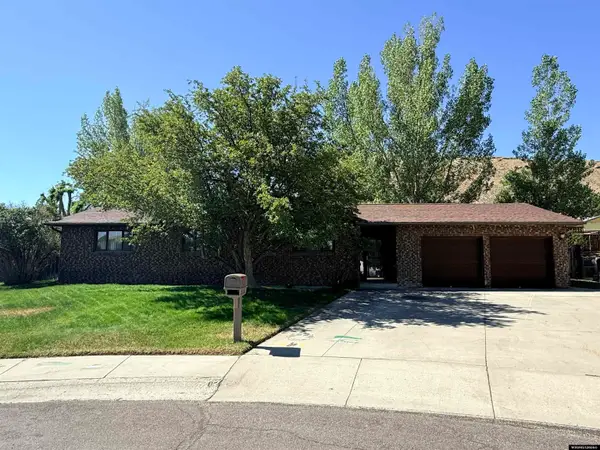 520 Hutton Cir, Green River, WY 82935