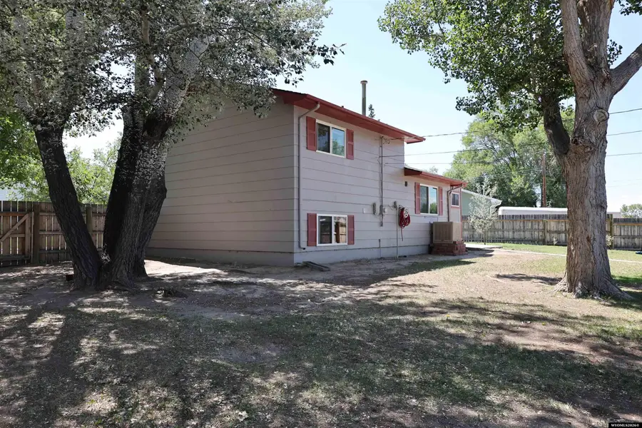 612 Northview Dr, Riverton, WY 82501 - #3