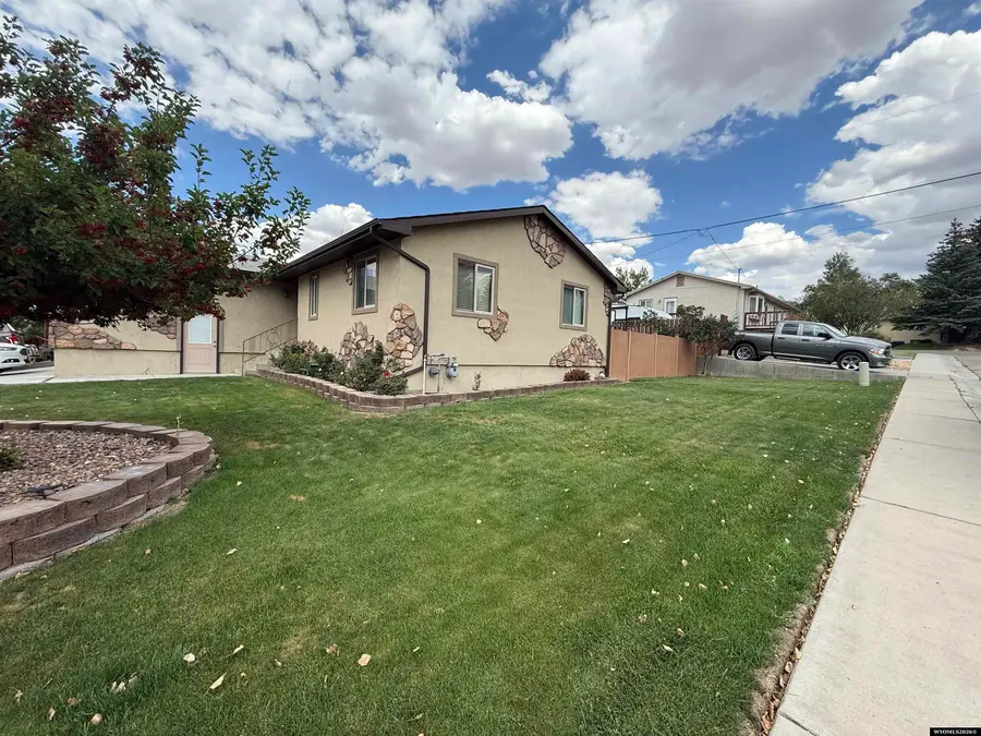 1258 Elm DR, Rock Springs, WY 82901 - #2
