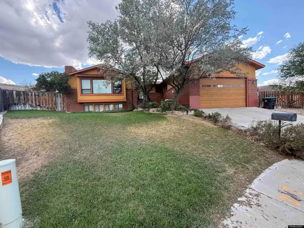 555 Waggener Circle, Green River, WY 82935