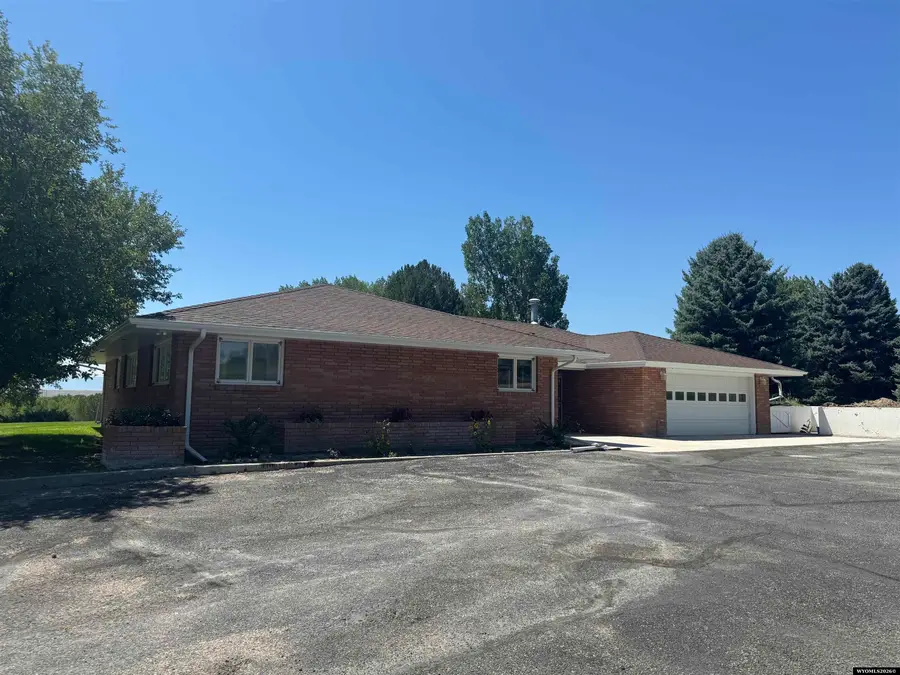 2443 W Main St, Riverton, WY 82501 - #2