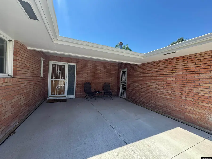 2443 W Main St, Riverton, WY 82501 - #3