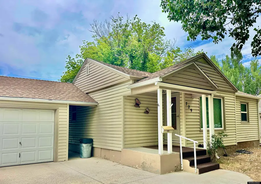 729 S 12th St, Worland, WY 82401 - #2