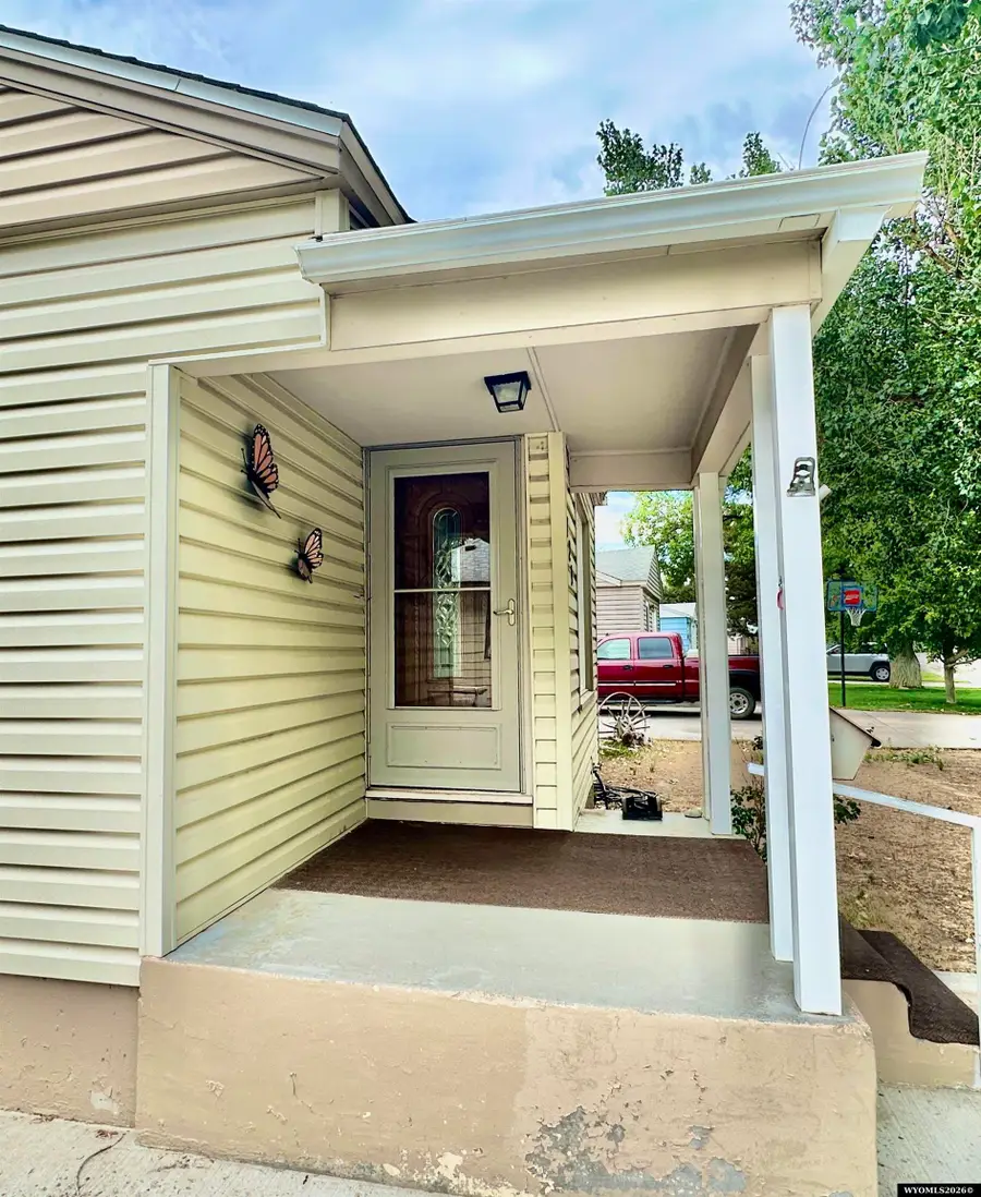 729 S 12th St, Worland, WY 82401 - #3