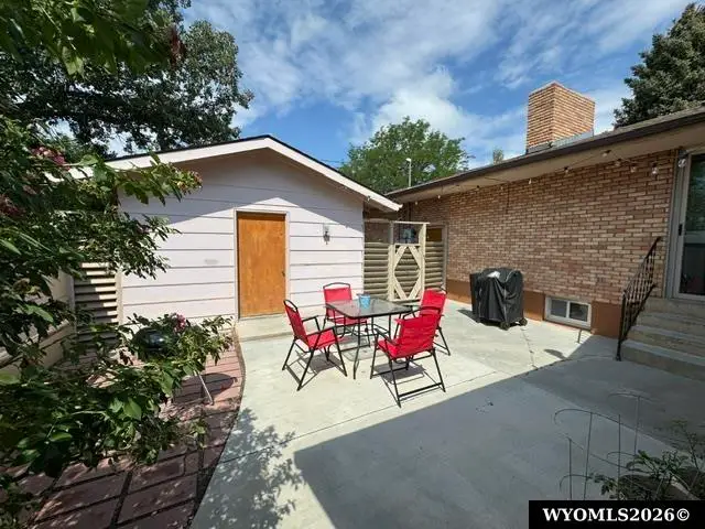 141 E Sunset Drive, Riverton, WY 82501 - #2